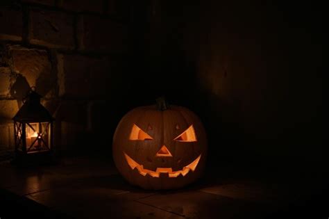 Jack o' Lantern - Um Conto Folclórico Inglês Enigmático sobre Traição e Redenção!